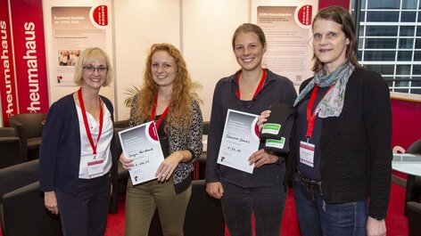 Frauen bei Docs on the run Infostand Infoveranstaltung