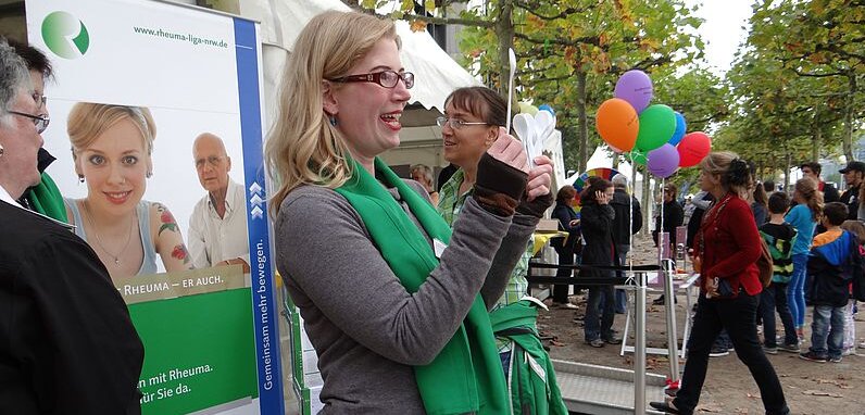 Die unsichtbare Krankheit in Düsseldorf, Fotos: Das Team der Arbeitsgemeinschaft Düsseldorf, Nina und Besucher /Urheberrechtlich geschützt/ Guido PukropskiDie unsichtbare Krankheit in Düsseldorf